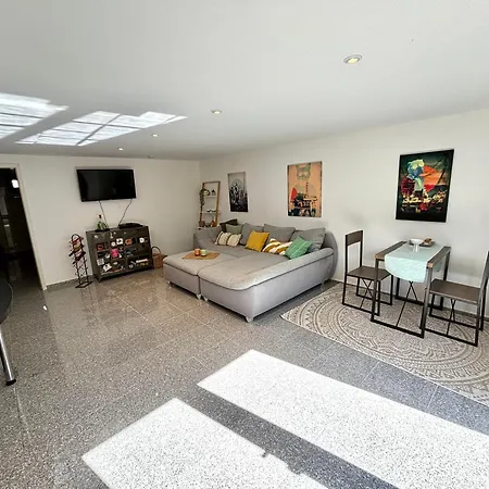 Eifelbergversteck Grosse Und Moderne Einliegerwohnung In *