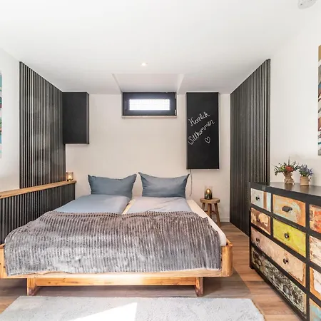 Eifelbergversteck Grosse Und Moderne Einliegerwohnung In